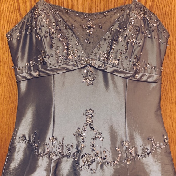 JUMP Grey Junior Prom Dress Size 7/8 - Picture 3 of 8